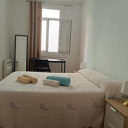Ferienwohnung Piso Antiguo, Muebles Viejos, Muy Sencillo, Alquilado En Invierno A Estudiantes, Sin Ascensor, Cocina Antigua A Gas, Edificio Muy Antiguo A Coruña Exterior foto