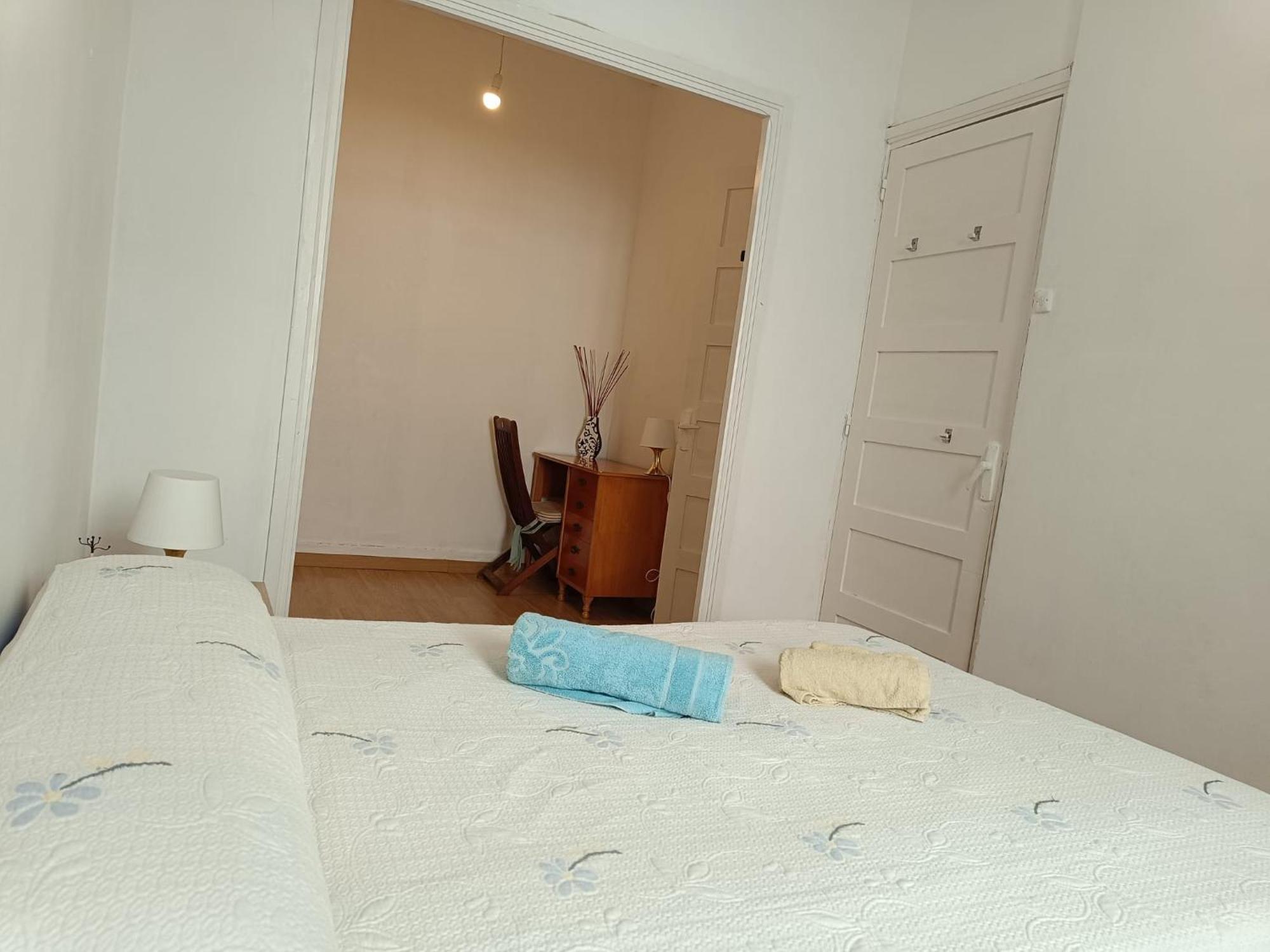Ferienwohnung Piso Antiguo, Muebles Viejos, Muy Sencillo, Alquilado En Invierno A Estudiantes, Sin Ascensor, Cocina Antigua A Gas, Edificio Muy Antiguo A Coruña Exterior foto