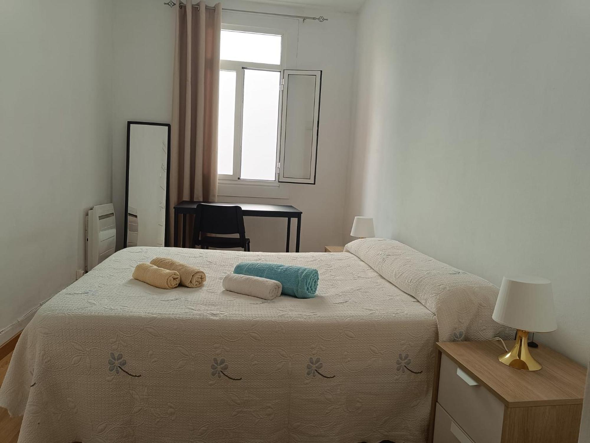 Ferienwohnung Piso Antiguo, Muebles Viejos, Muy Sencillo, Alquilado En Invierno A Estudiantes, Sin Ascensor, Cocina Antigua A Gas, Edificio Muy Antiguo A Coruña Exterior foto